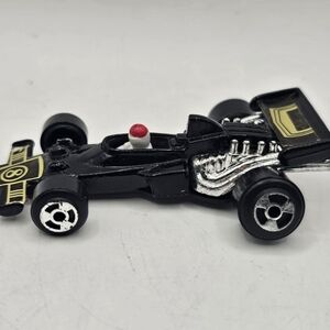 Vintage Yatming Lotus JPS #5 Black No. 1305 Die Cast Toy Race Car Vehicle